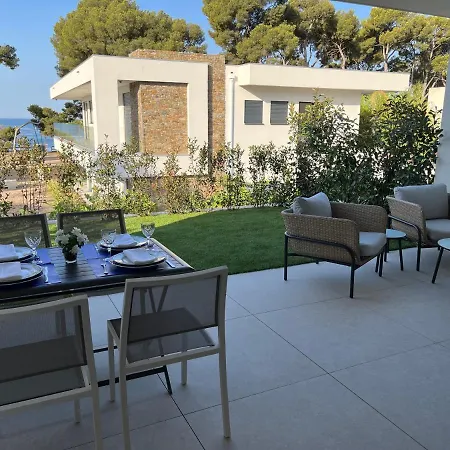 Bord De Aux Pins Penches * Carqueiranne