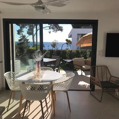 Bord De Aux Pins Penches Apartman *